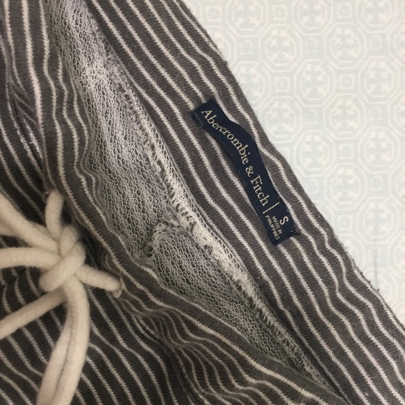 Abercrombie & Fitch Shorts ❤️ - Picture 2 of 2